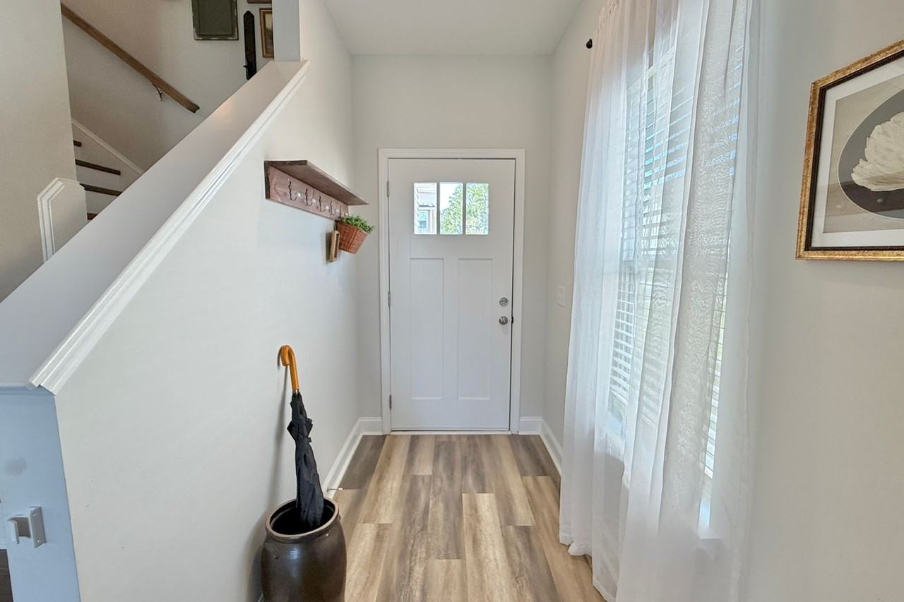 1068 Grayson Ave - Photo 3 of 39