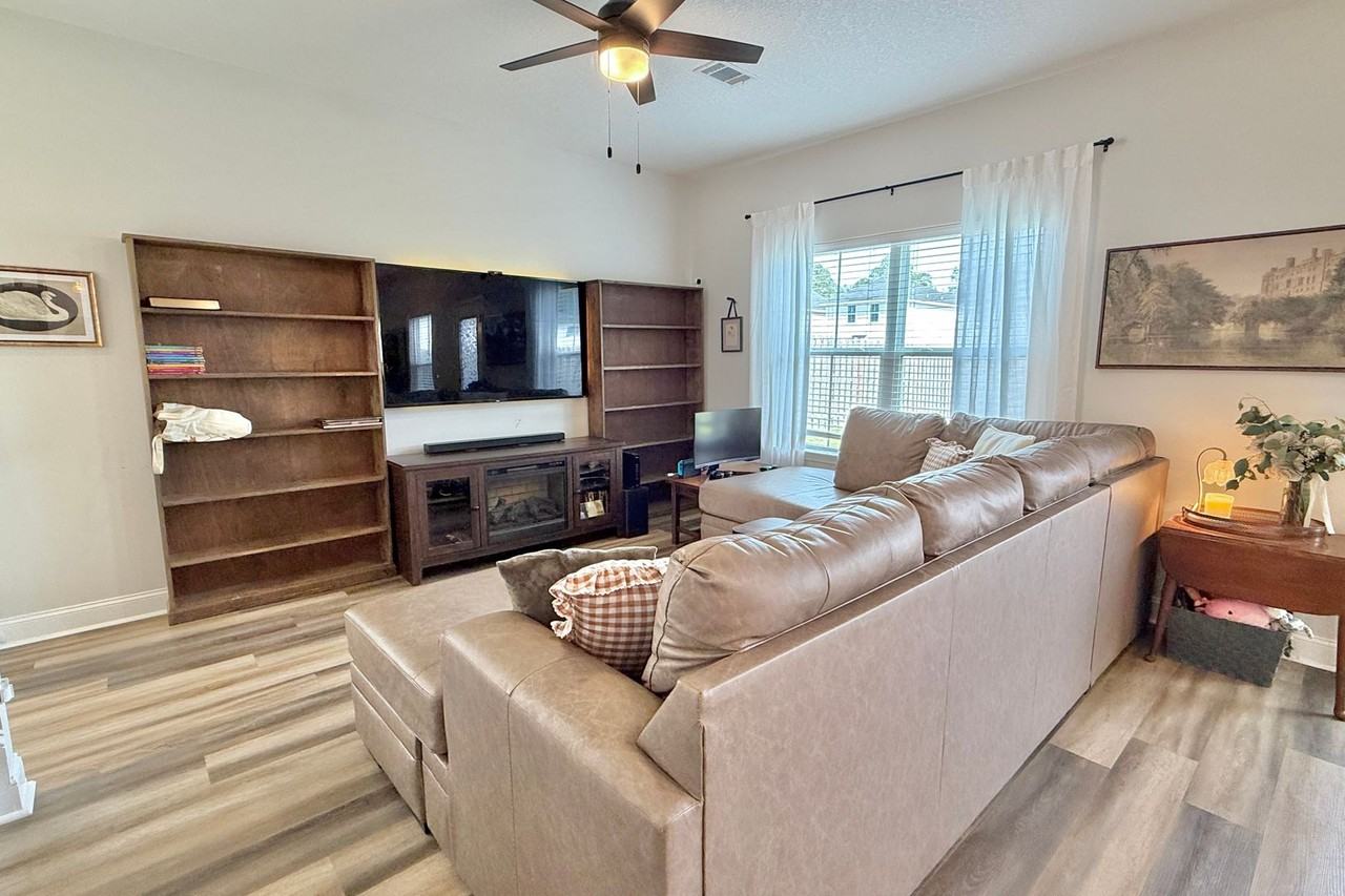 1068 Grayson Ave - Photo 6 of 39