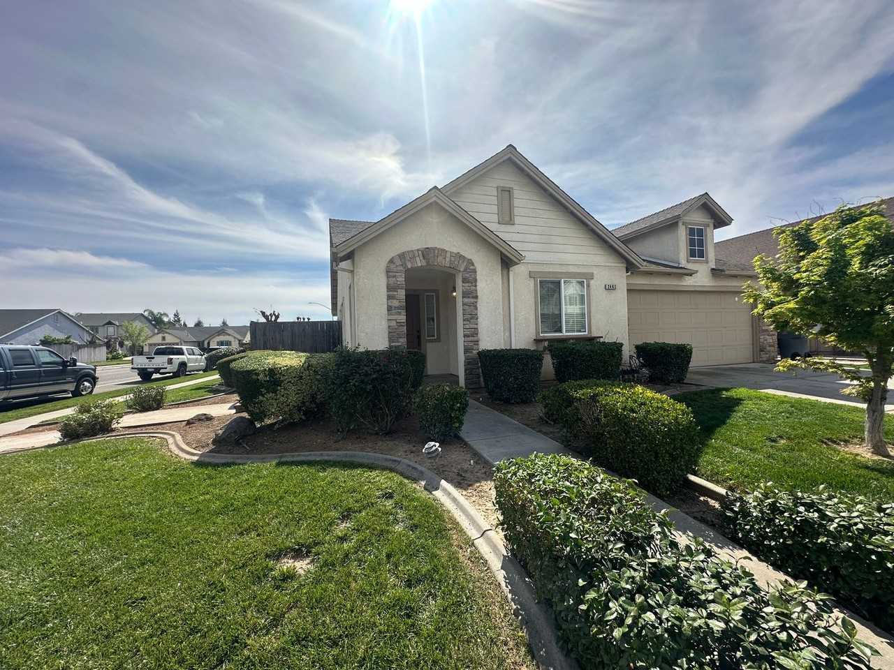 2462 Gallery Dr - Photo 2 of 7