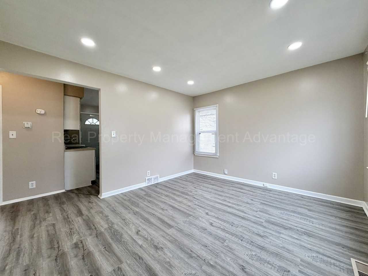 11236 Studebaker Ave - Photo 3 of 15