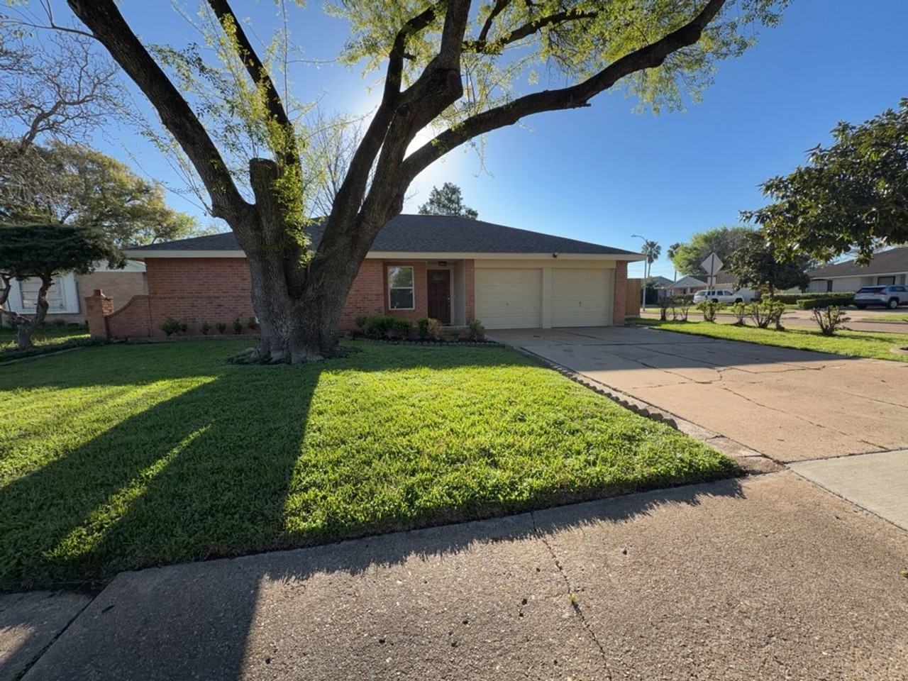 9915 Parkvale Dr - Photo 2 of 23