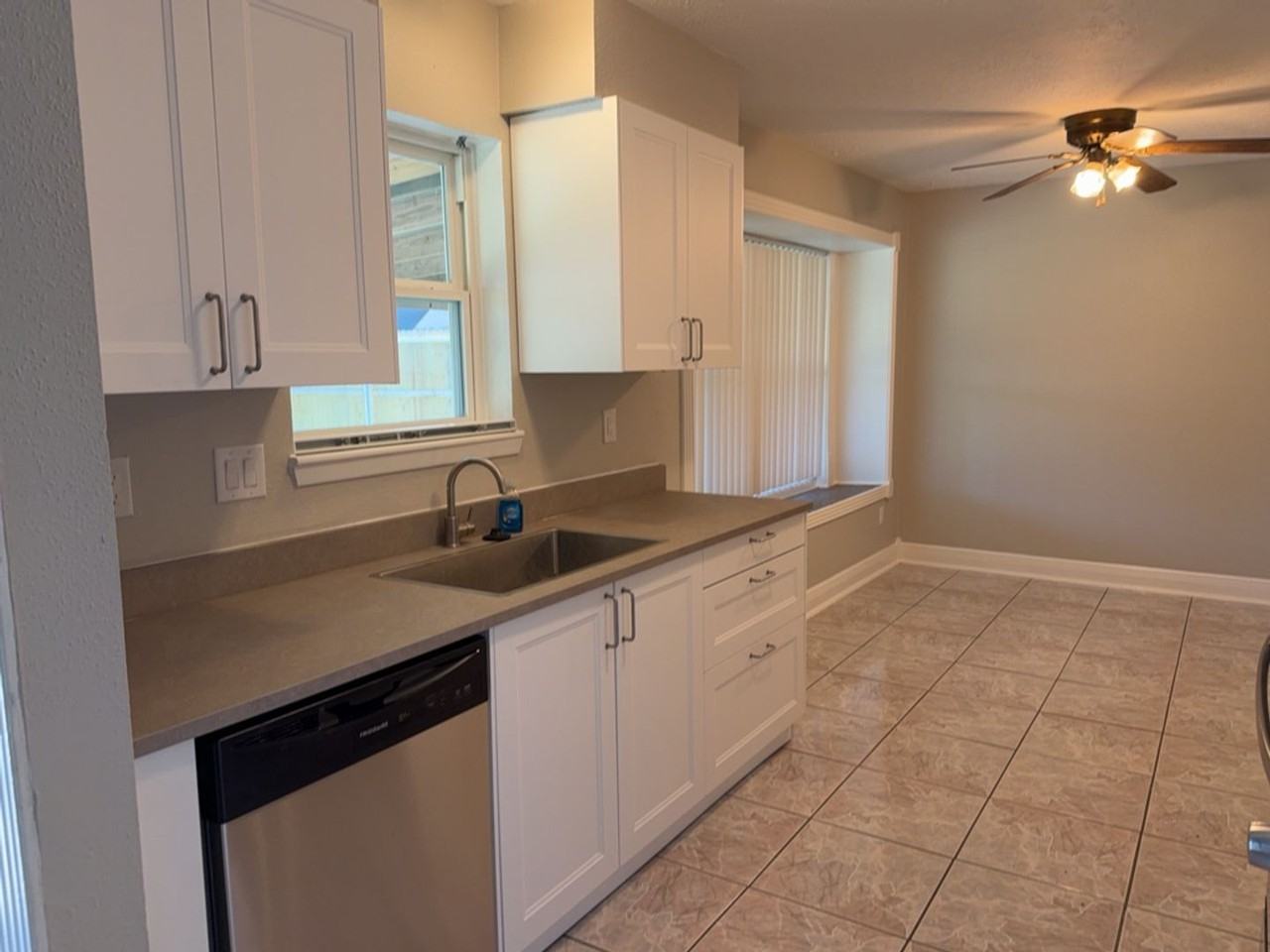 9915 Parkvale Dr - Photo 4 of 23