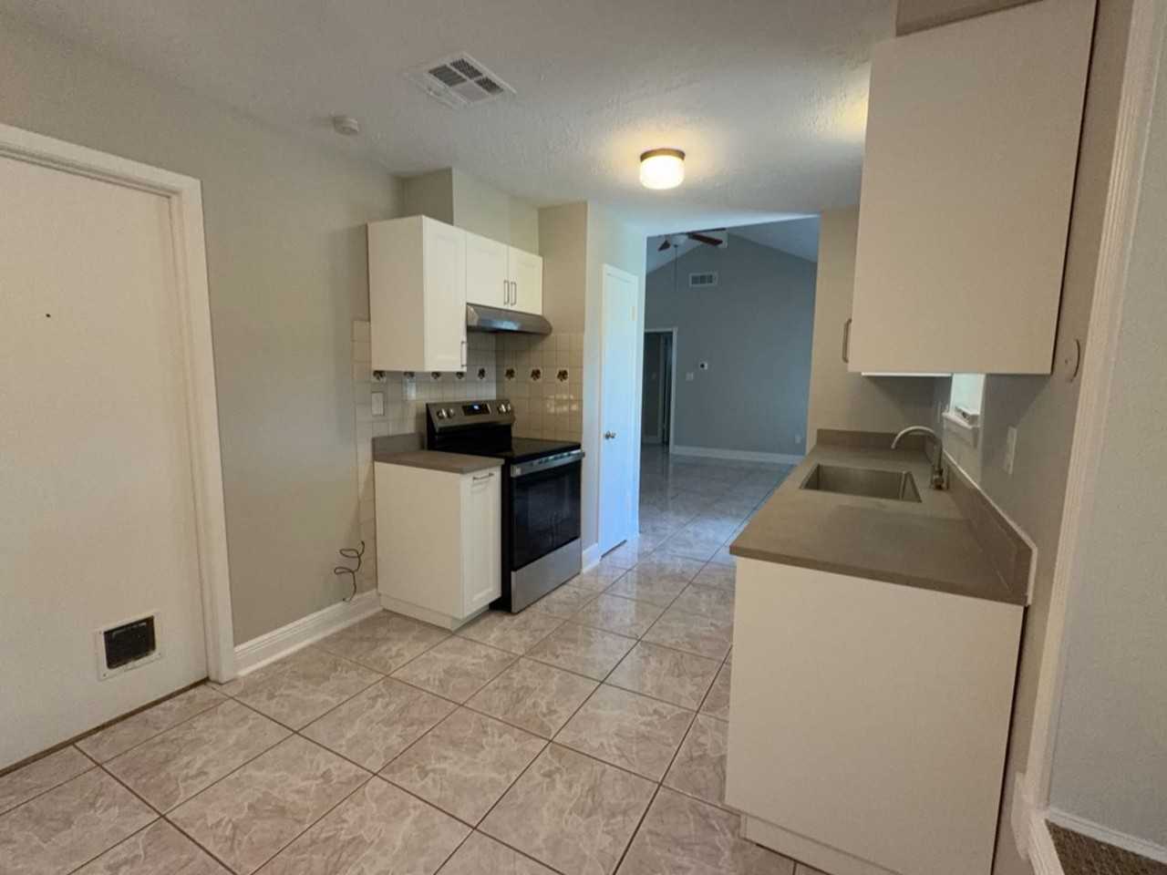 9915 Parkvale Dr - Photo 5 of 23