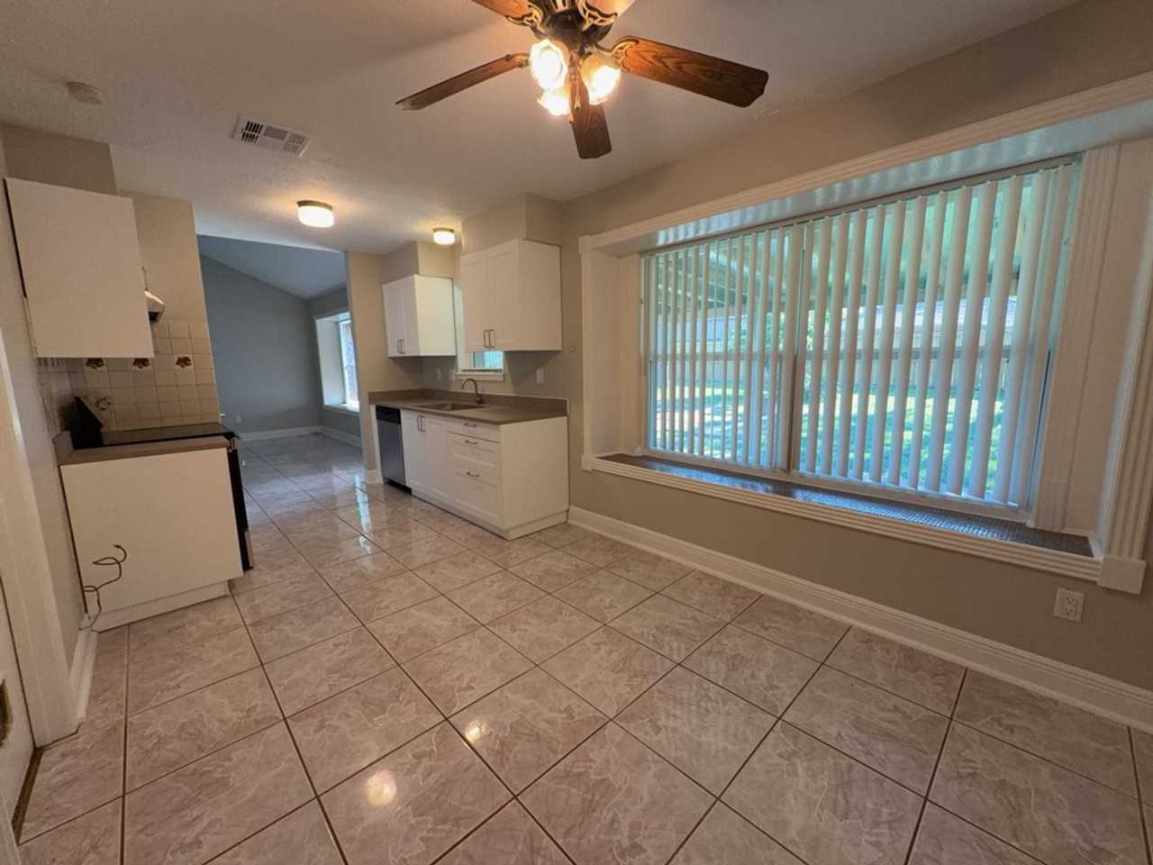 9915 Parkvale Dr - Photo 7 of 23