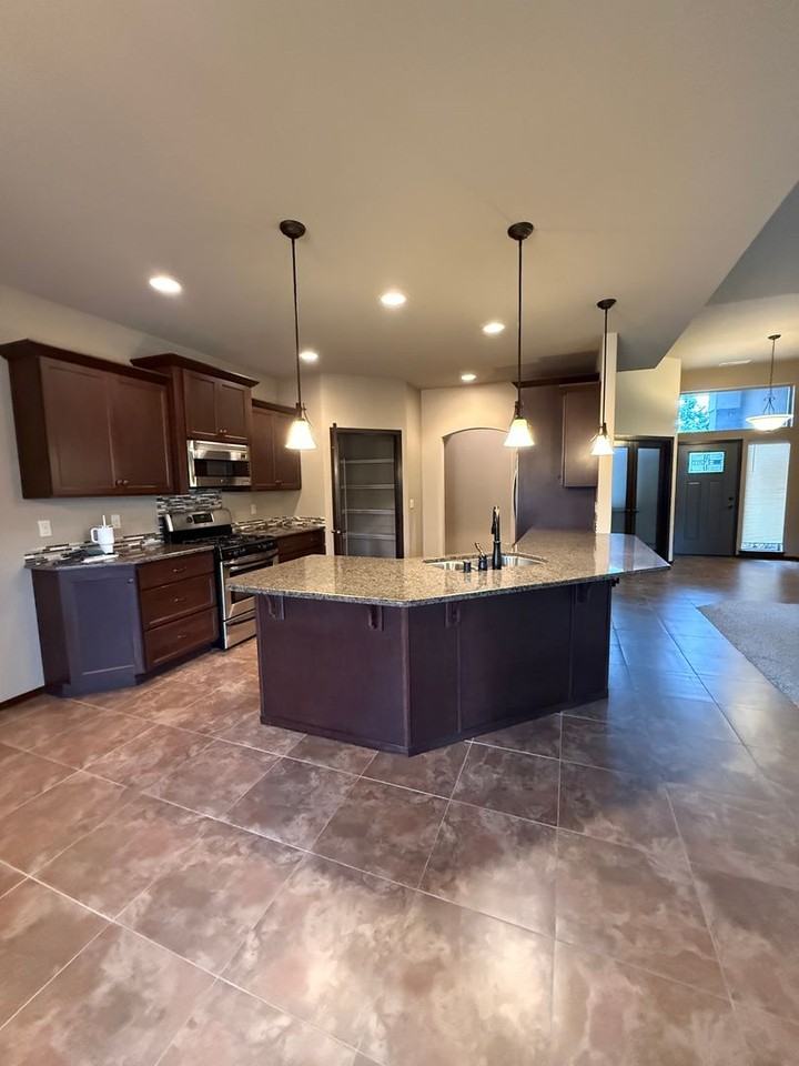 1769 Silver Ct - Photo 6 of 25