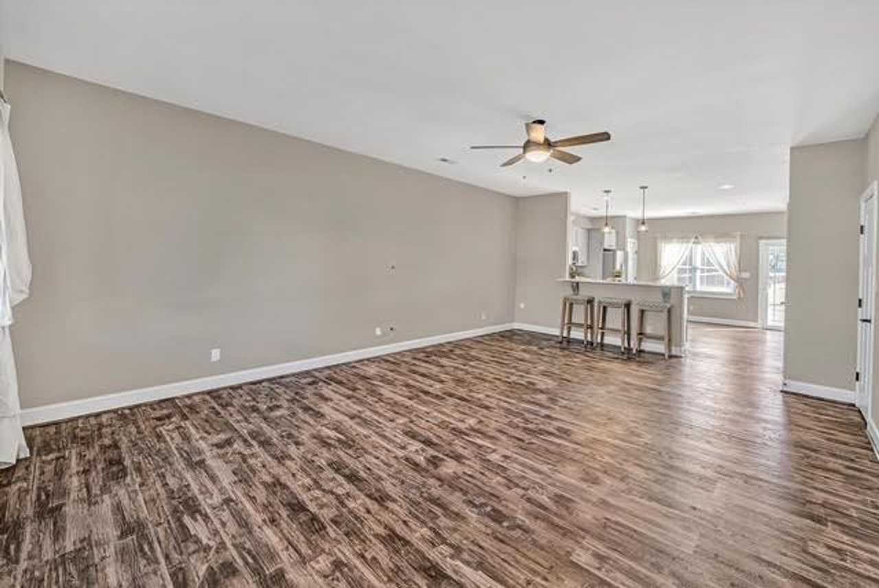 318 Meridian St - Photo 7 of 7