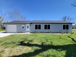 featured image of 413 S Market St