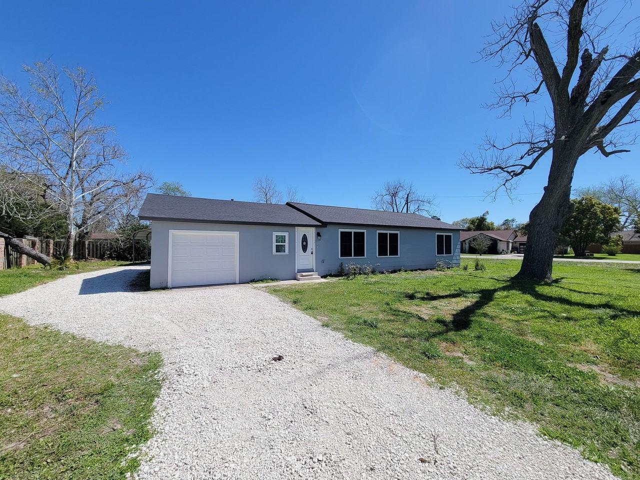 413 S Market St - Photo 2 of 35