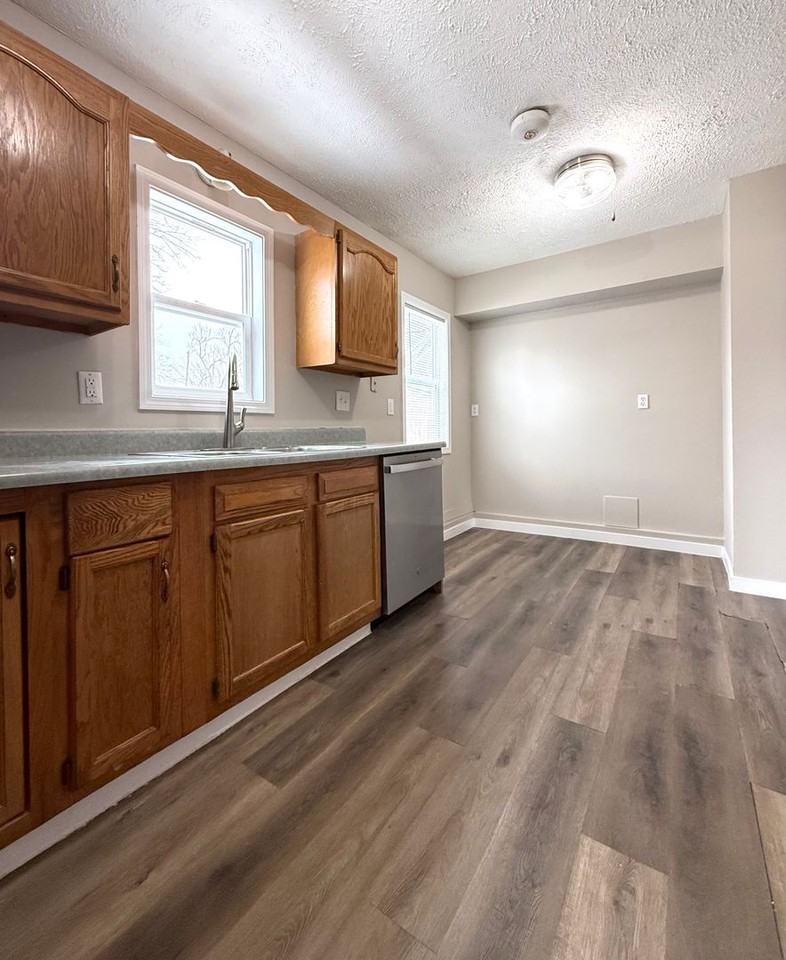 3102 Wakeman Dr - Photo 4 of 13