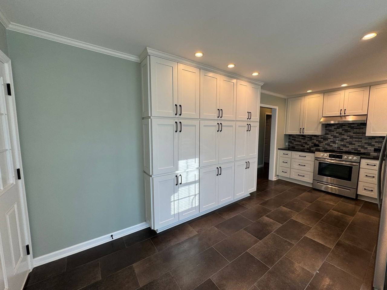 2359 Maplewood Dr - Photo 7 of 20