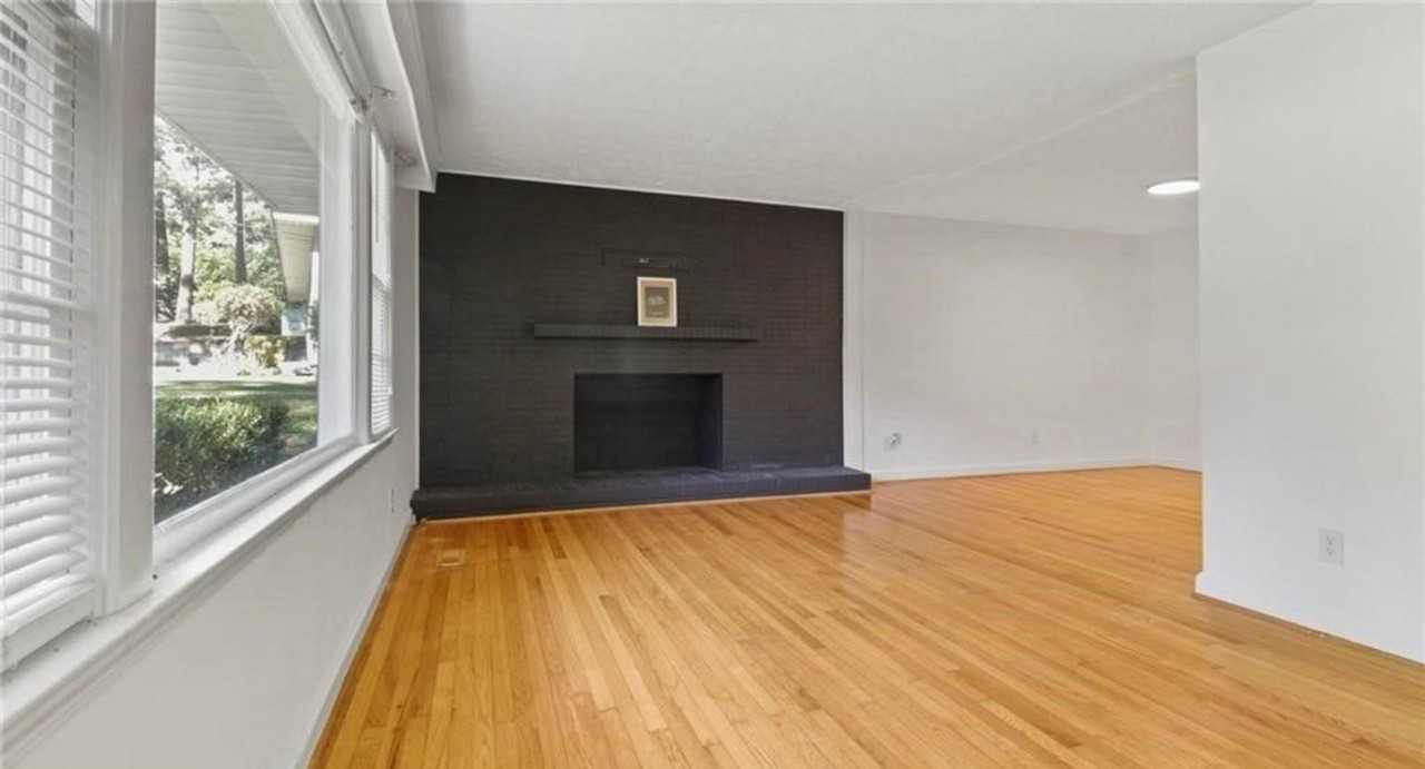 1820 Mcgougan Rd - Photo 4 of 39