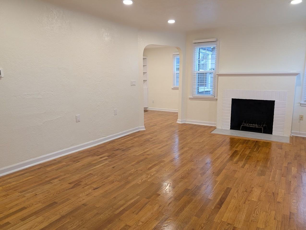 1002 S 12th St - Photo 2 of 10