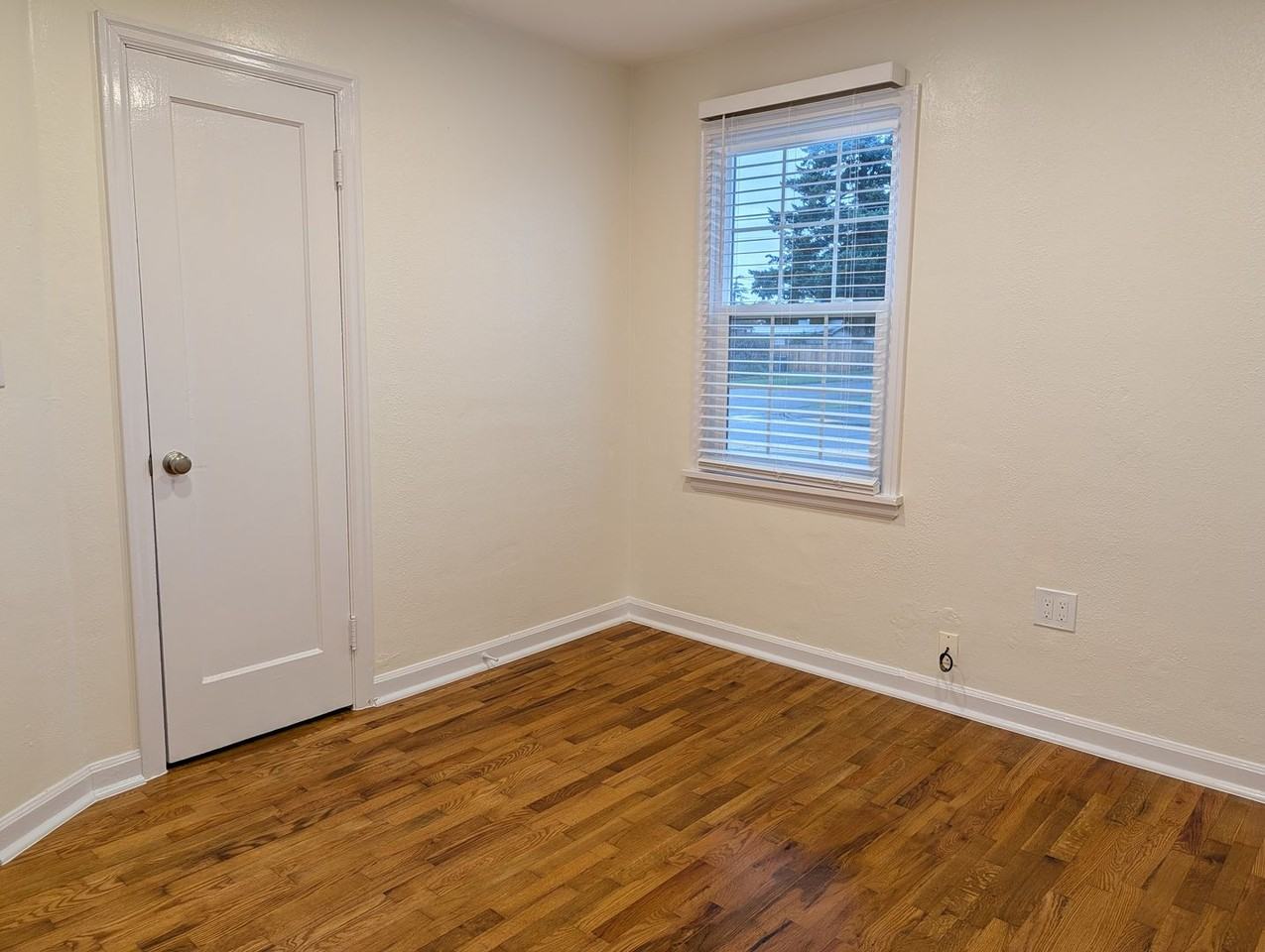 1002 S 12th St - Photo 7 of 10