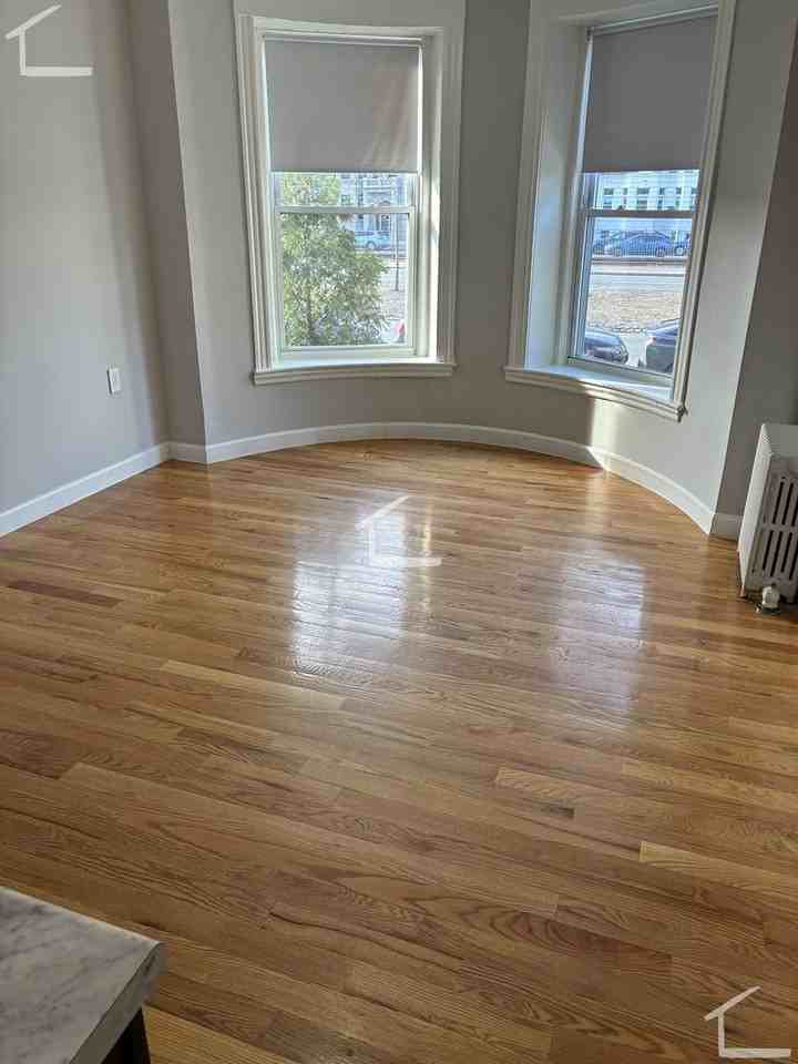 1124 Commonwealth Ave - Photo 2 of 4