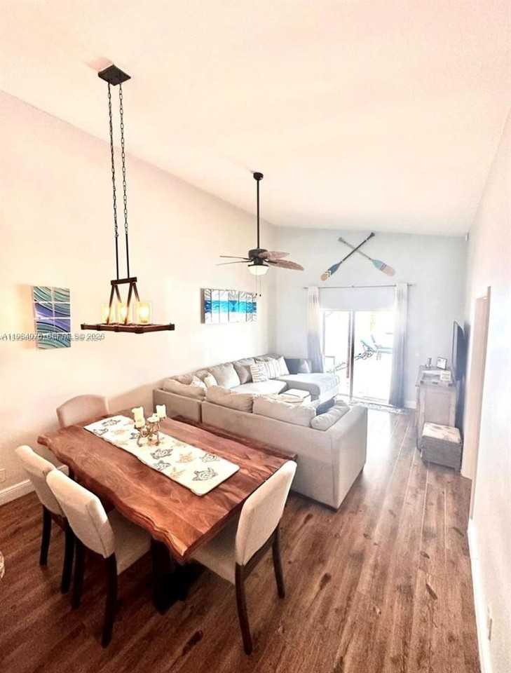 2431 Sw 58th Mnr #2 - Photo 5 of 16