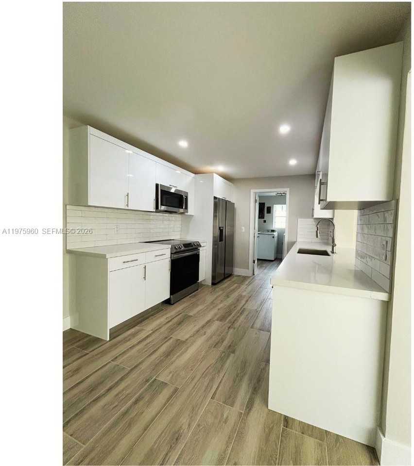 5032 Sw 94th Ave - Photo 3 of 14