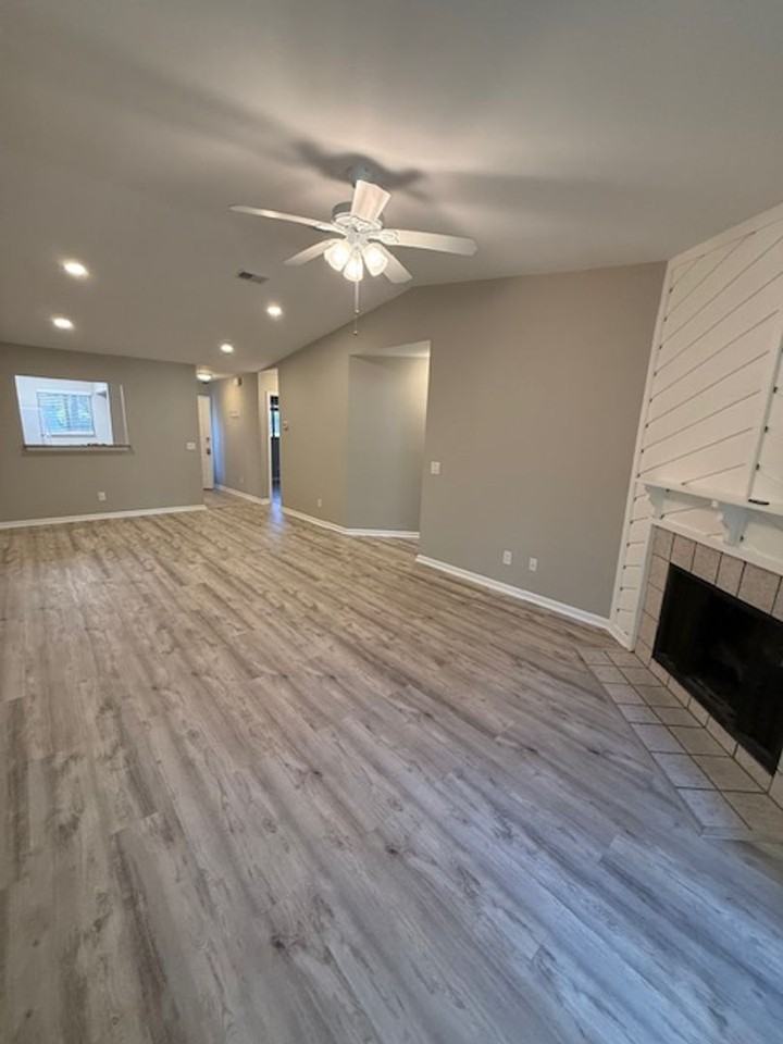 96 Mathews Dr - Photo 7 of 17