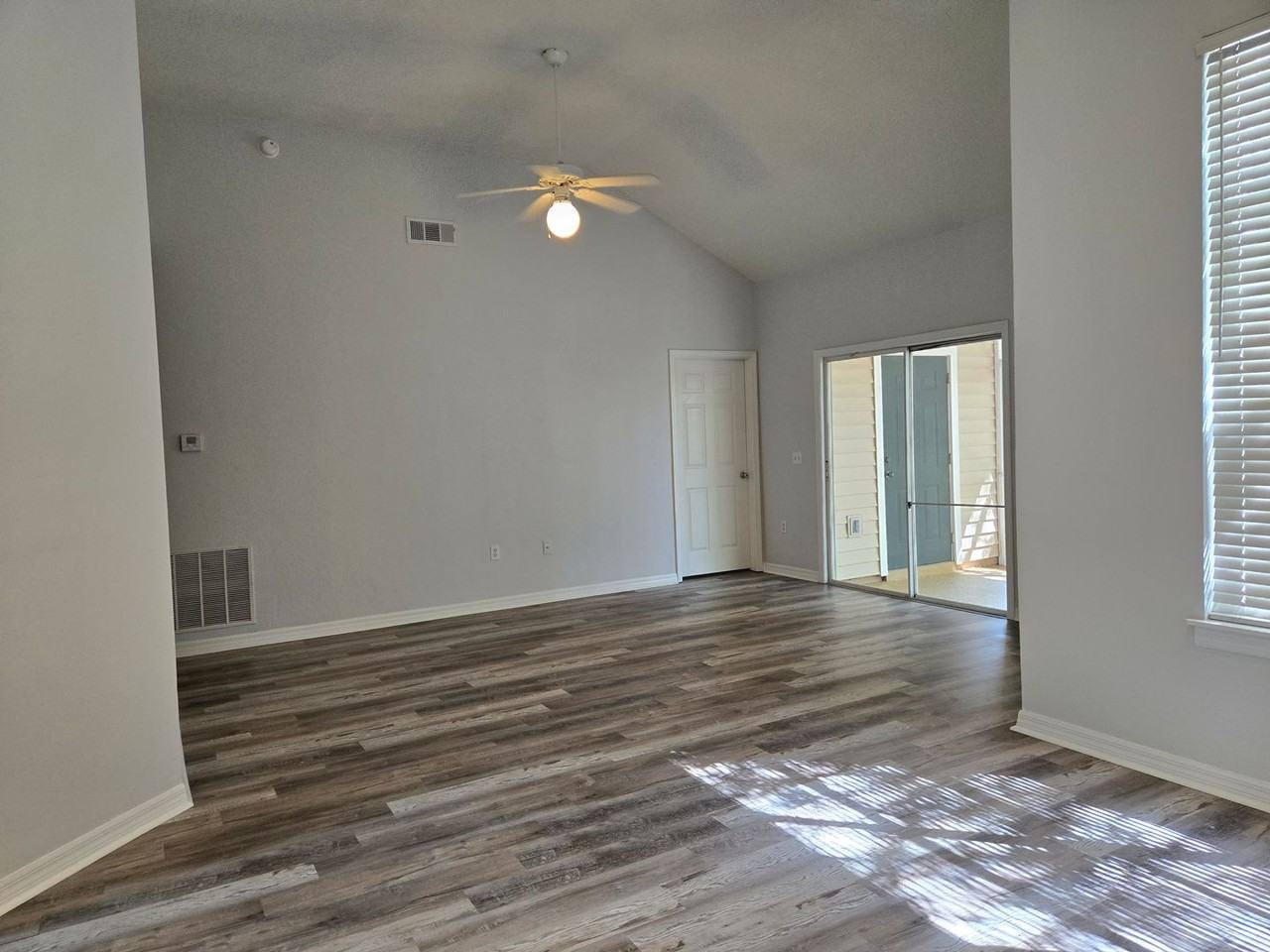 13200 W Newberry Rd - Photo 6 of 48