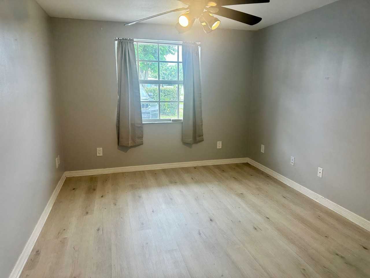 1160 Sharlo Cir - Photo 5 of 11