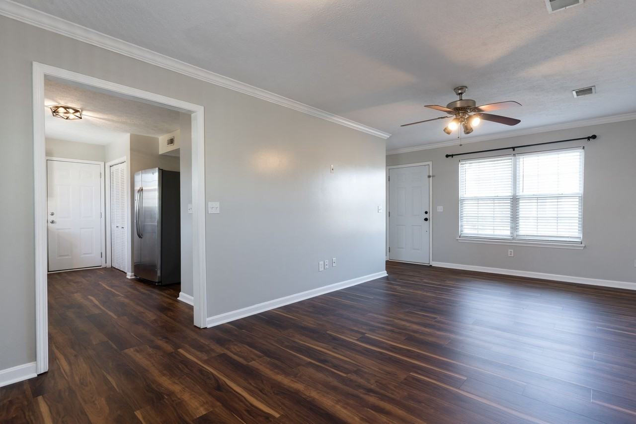 4005 Mimosa View Dr - Photo 3 of 20