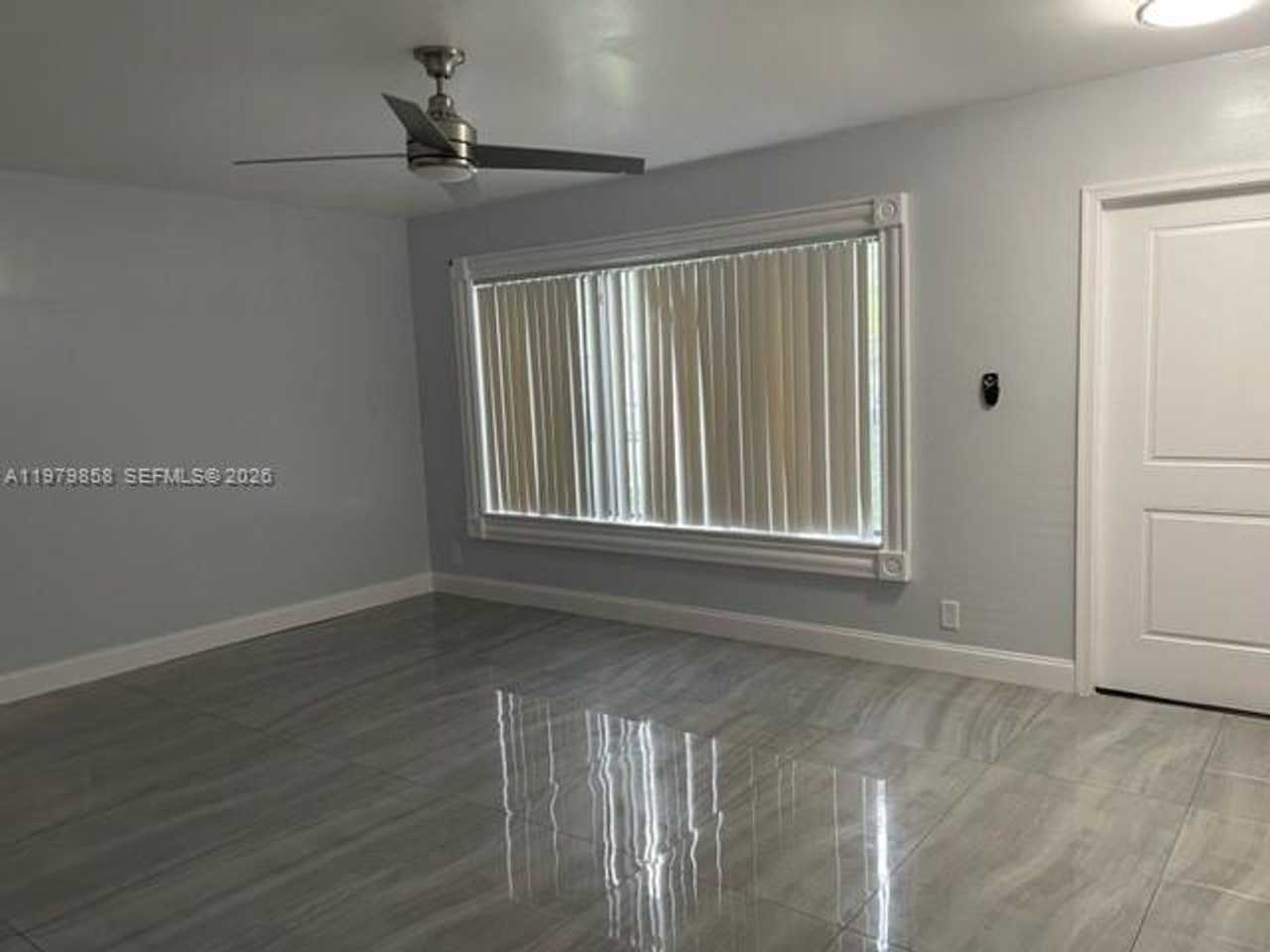 7520 Nw 44th Ct - Photo 5 of 12
