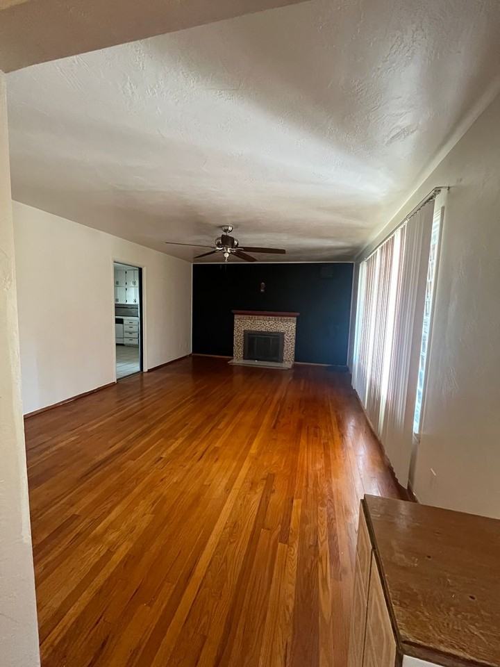 1503 Norboe Ave - Photo 3 of 15