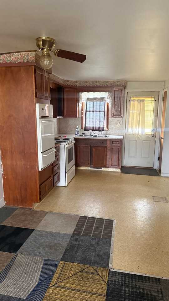 1220 Randolph St #1 - Photo 3 of 15