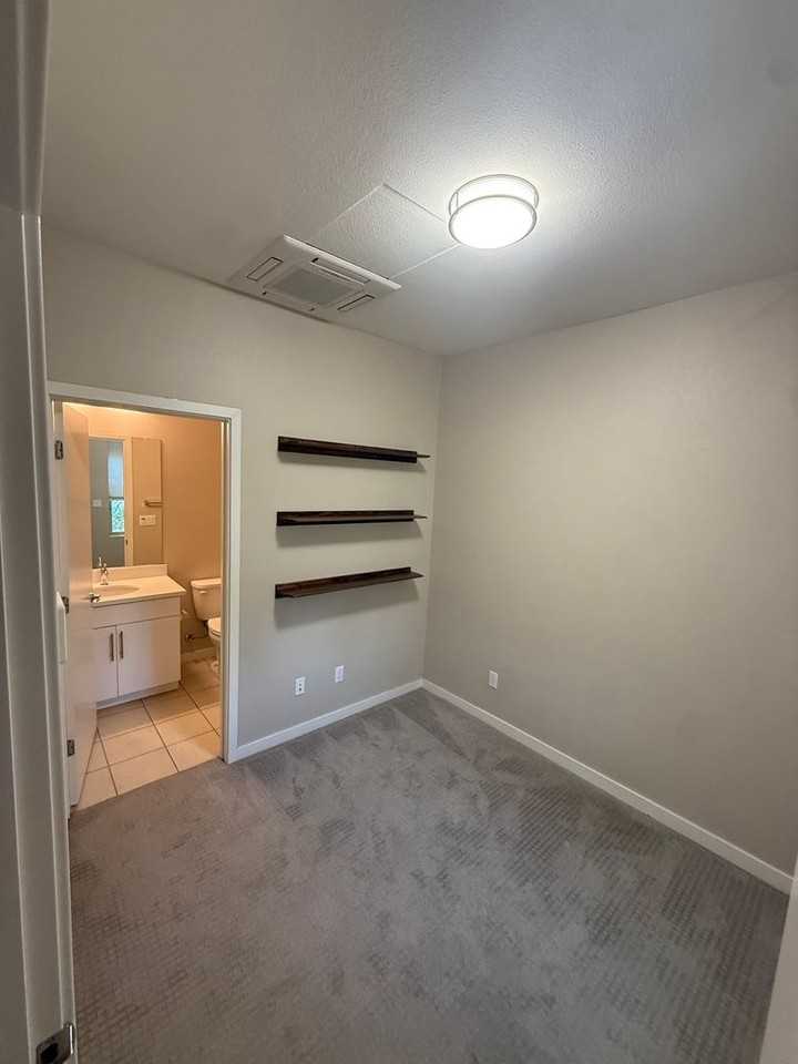 341 Crate Ave - Photo 4 of 19