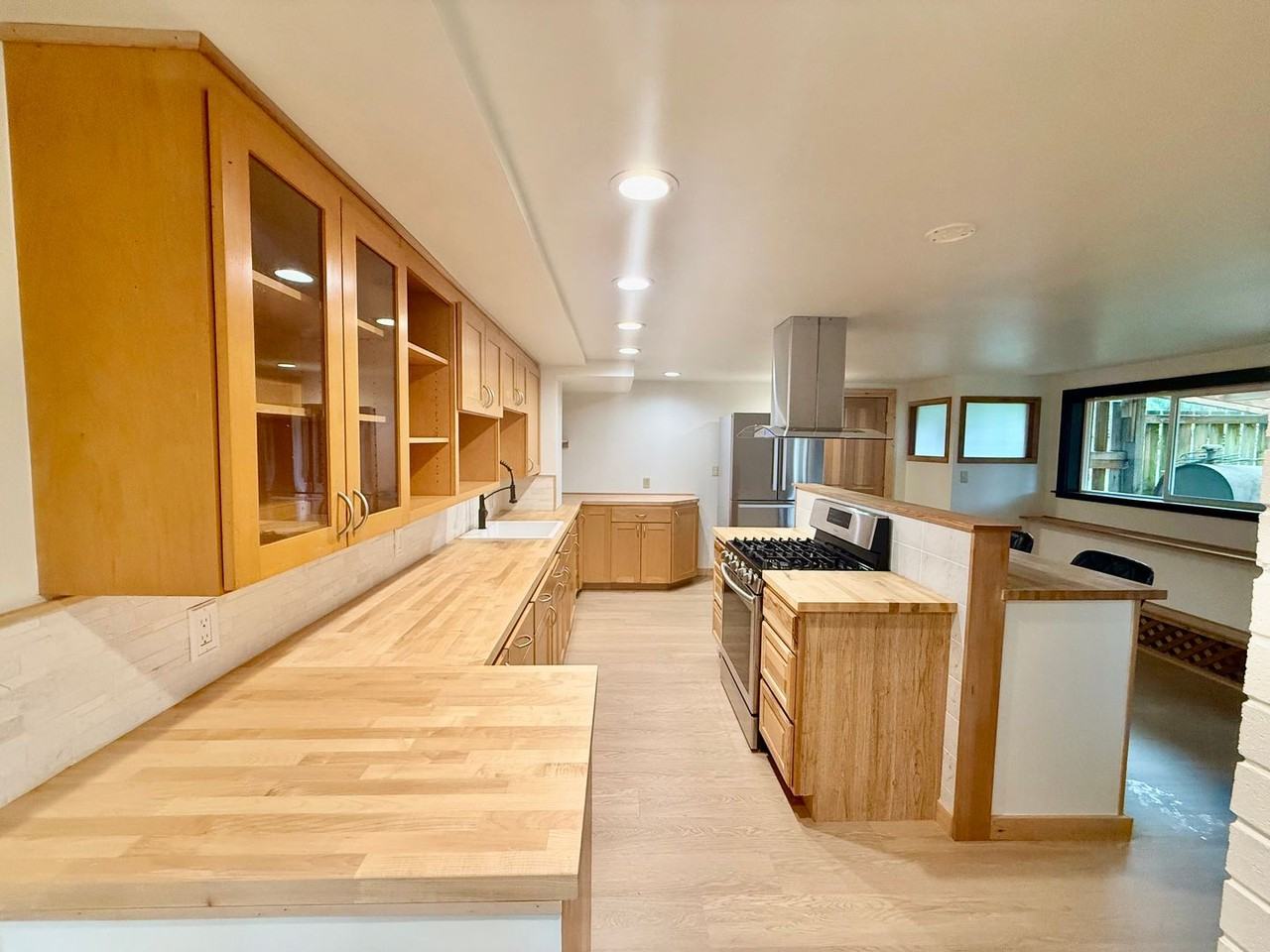 18020 40th Ave W - Photo 2 of 14