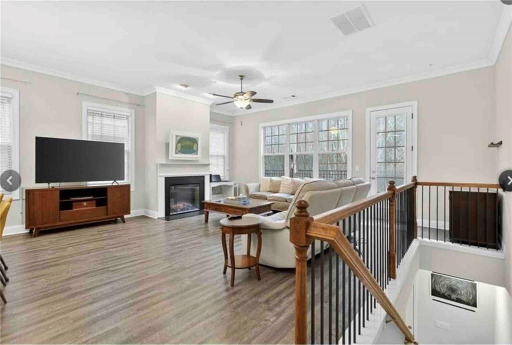 2407 Tenor Ln - Photo 5 of 20