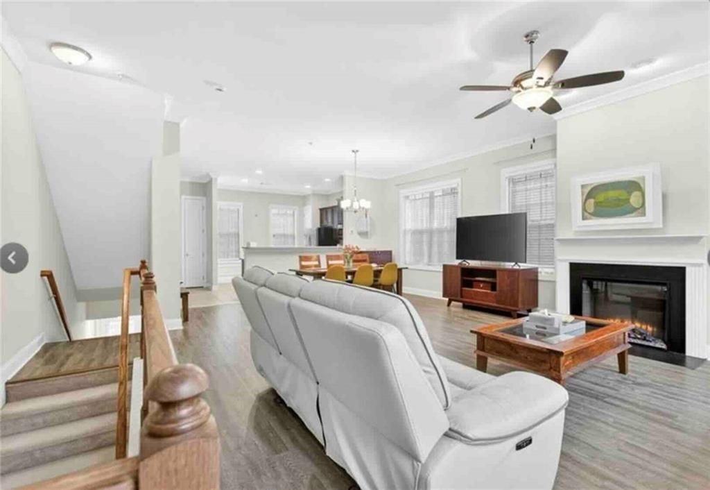 2407 Tenor Ln - Photo 7 of 20