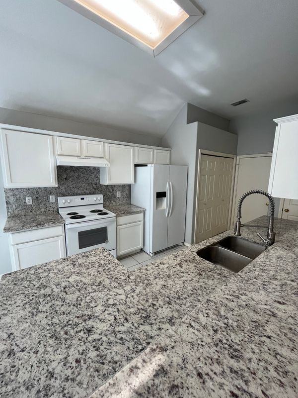 804 N 47th St - Photo 2 of 6