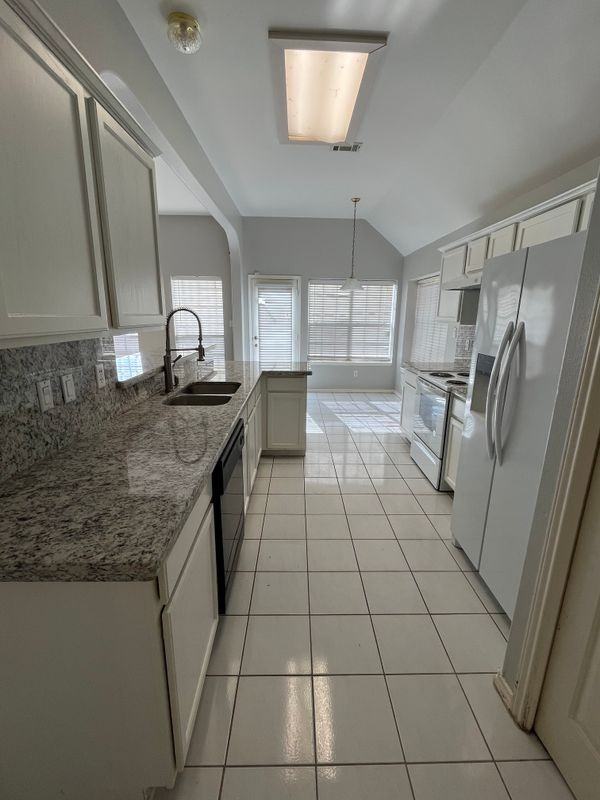 804 N 47th St - Photo 3 of 6