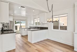 featured image of 413 N Paulina Ave