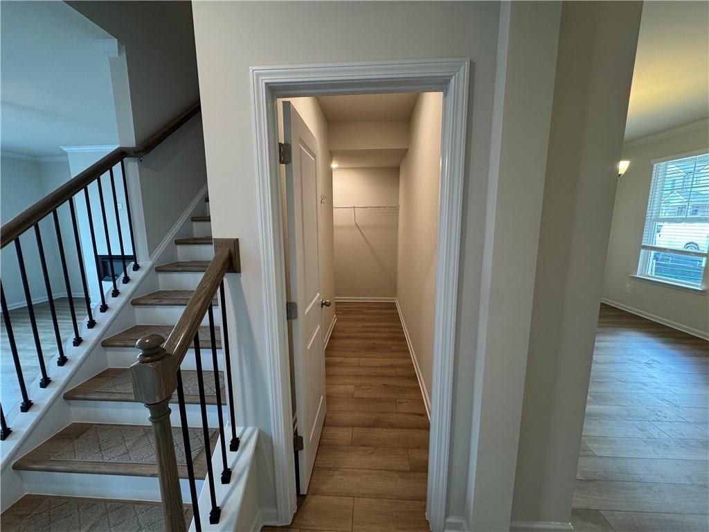 1129 Georgian Point Dr - Photo 5 of 38