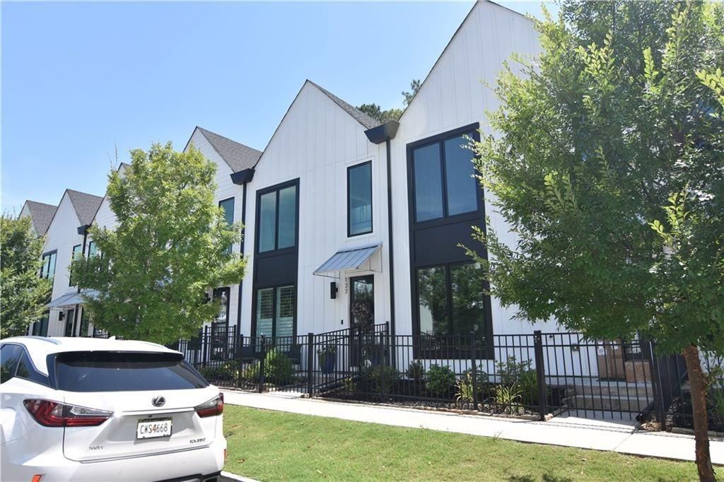 137 Pearl St - Photo 2 of 26