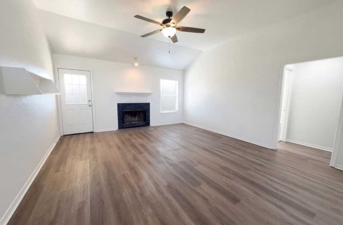 3610 Crosscut Loop - Photo 3 of 16