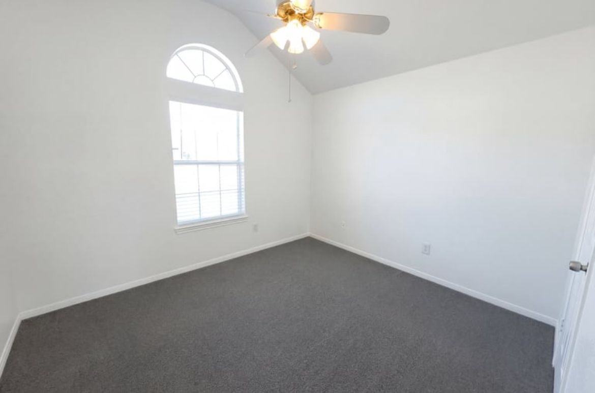 3610 Crosscut Loop - Photo 4 of 16