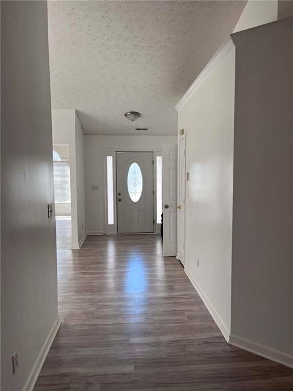 2400 Miller Oaks Cir - Photo 2 of 23