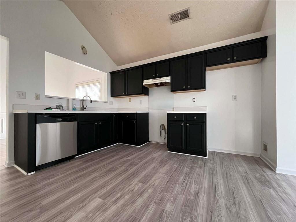 2400 Miller Oaks Cir - Photo 5 of 23