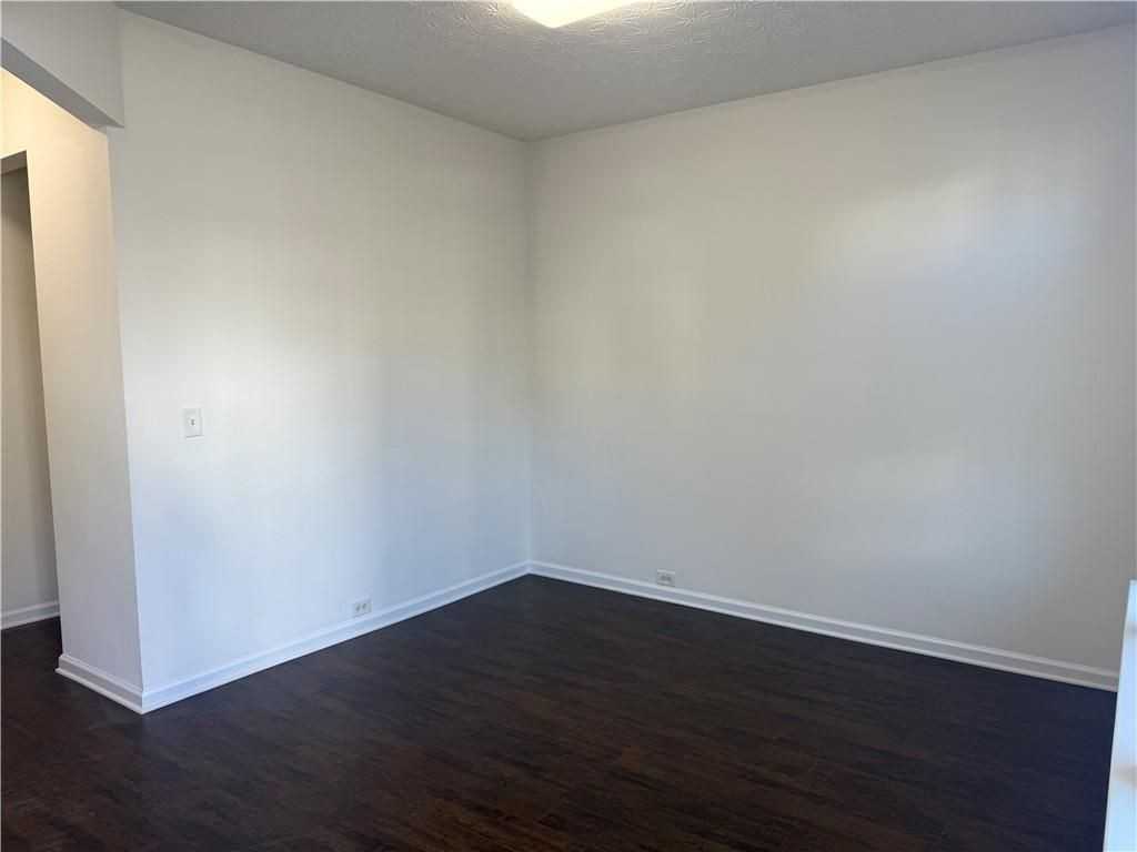 2729 Heathrow Dr - Photo 2 of 30