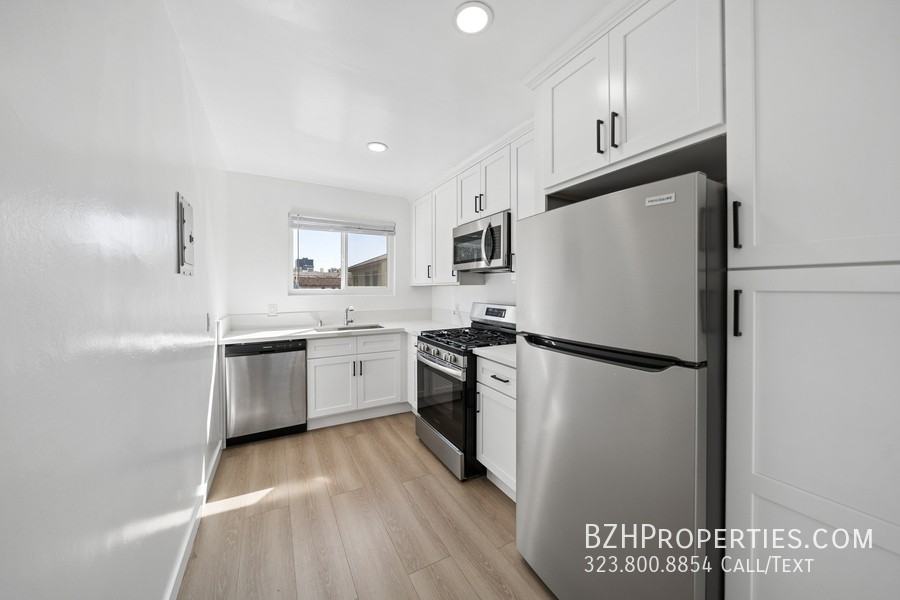 252 S New Hampshire Ave - Photo 2 of 12