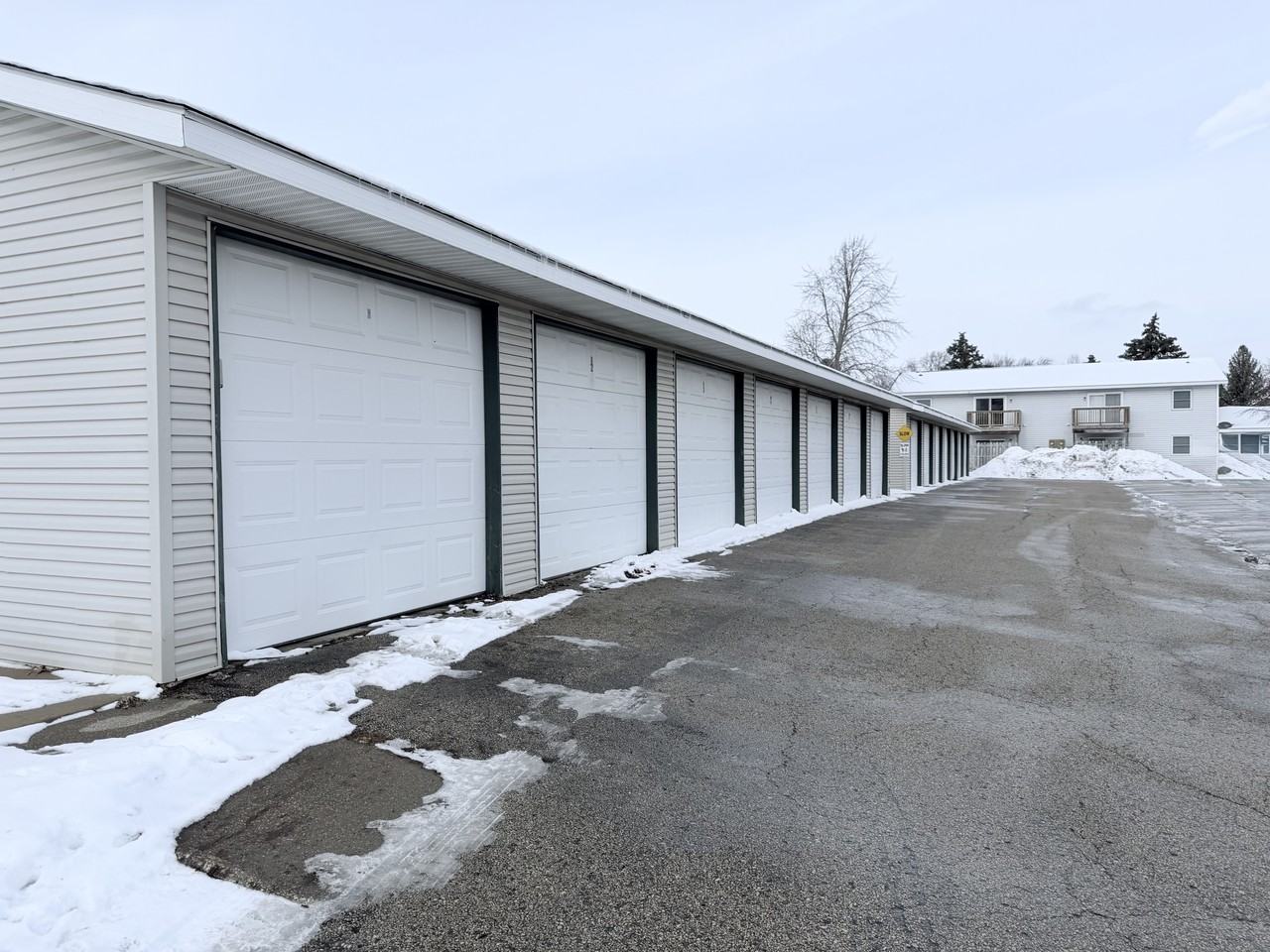 Murdock Apartments - Photo 3 of 26
