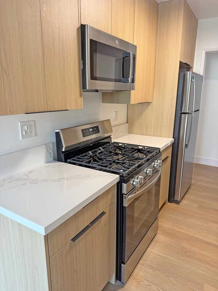 11070 Rose Ave - Photo 3 of 13