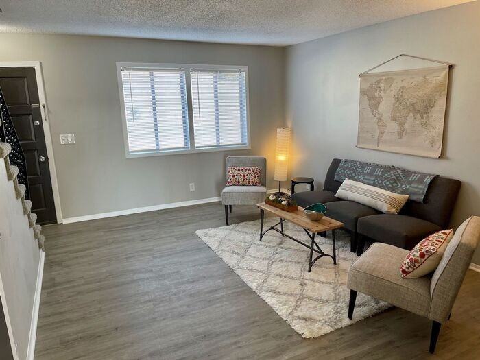 1029 Harold Dr - Photo 2 of 22