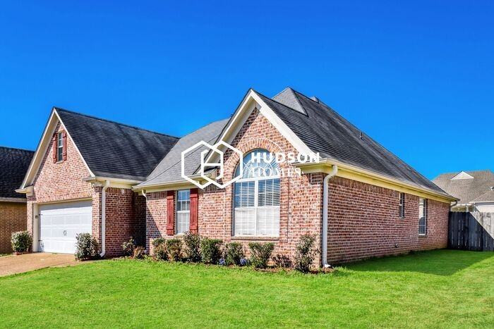 1513 Sawmill Creek Ln - Photo 2 of 29