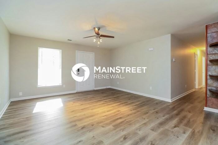 207 E Wade St - Photo 3 of 16