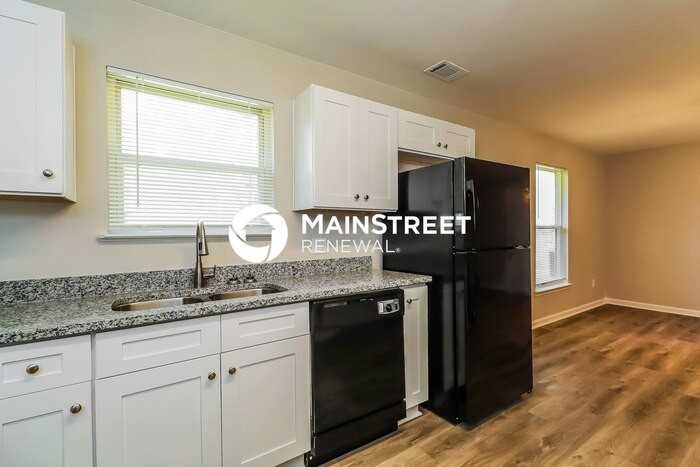 207 E Wade St - Photo 7 of 16