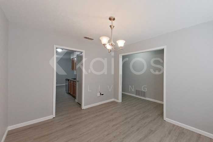 422 David Dr - Photo 4 of 22