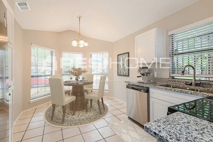 10503 Leroy Ct - Photo 3 of 16